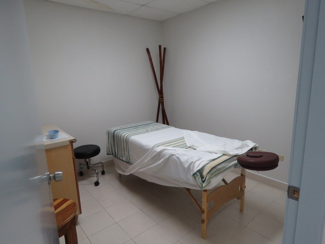 GUAYCURAS, TIJUANA, Baja California 22534, ,Local,En Venta,GUAYCURAS,1042